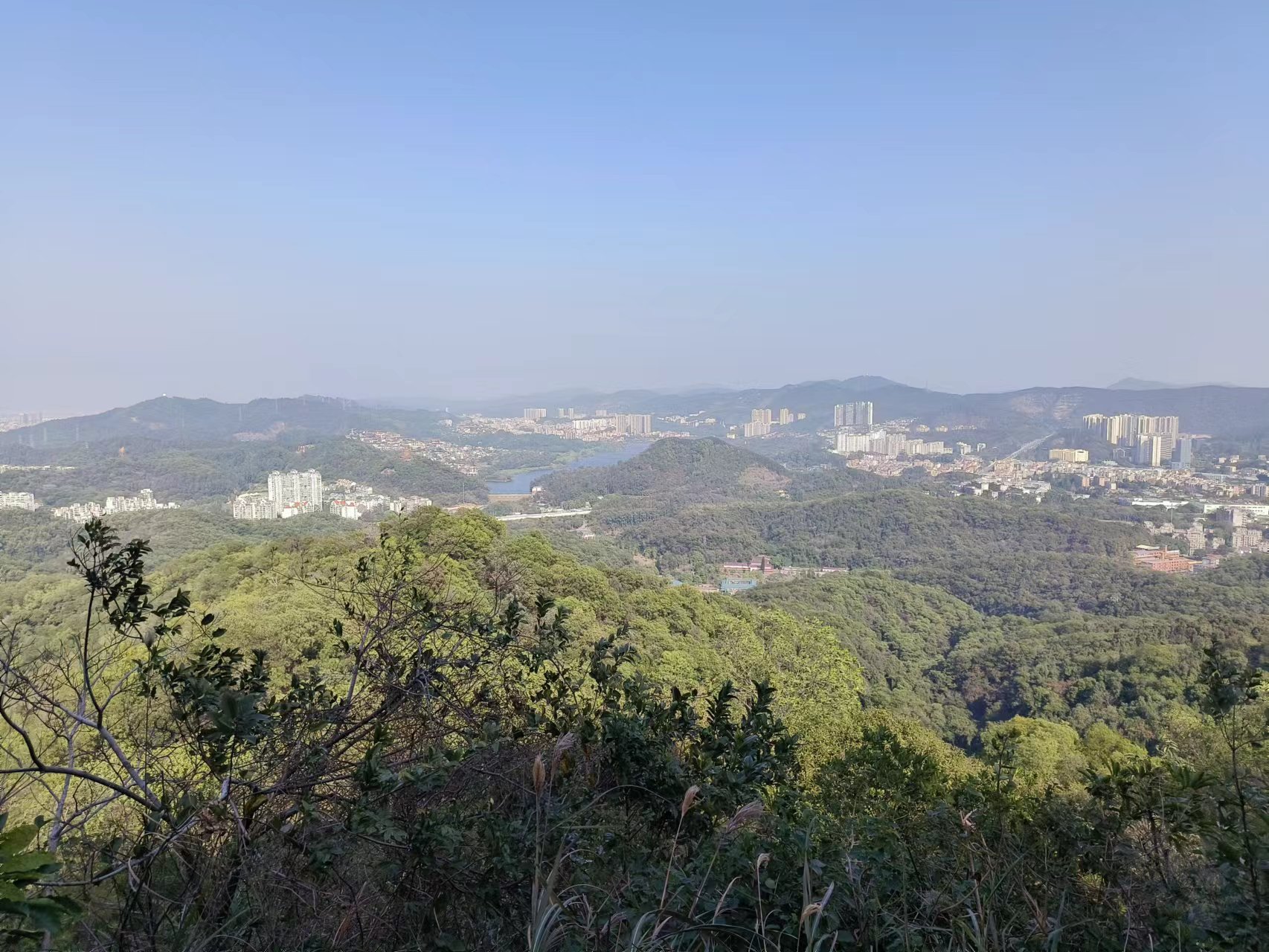 广州白云山的山顶的风景